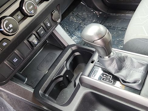 Used 2020 Toyota Tacoma TRD Sport image 17