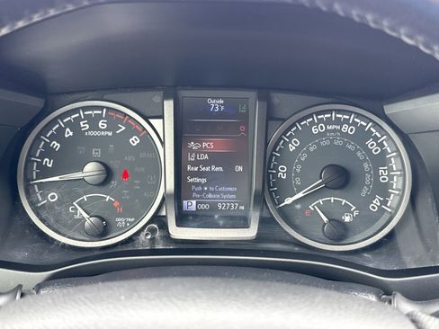 Used 2023 Toyota Tacoma TRD Off-Road w/ TRD Premium Off Road Package image 19