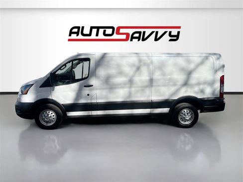 Used 2024 Ford Transit 150 Low Roof AWD image 4