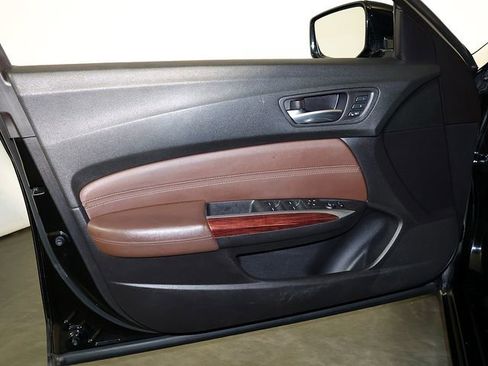 Used 2017 Acura TLX FWD image 22