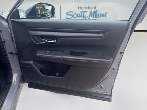Used 2025 Honda CR-V LX image 33