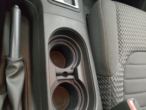 Used 2019 Nissan Frontier SV image 26