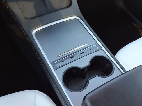 Used 2023 Tesla Model Y Long Range image 23