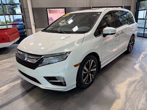 Used 2019 Honda Odyssey Elite image 3