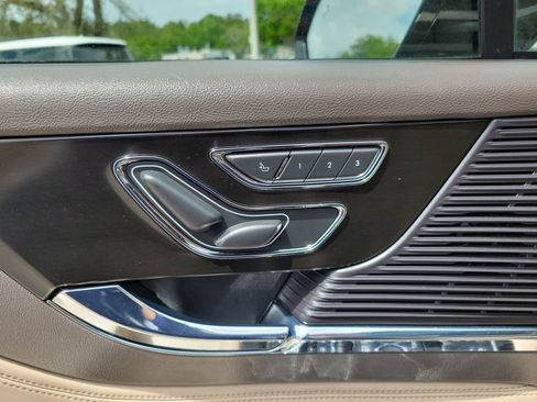 Used 2022 Lincoln Corsair Reserve w/ Equipment Group 201A FWD image 21