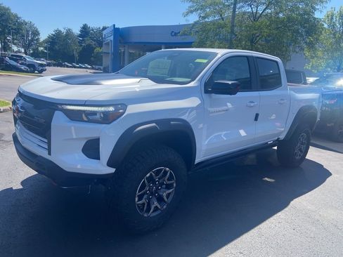 New 2025 Chevrolet Colorado ZR2 w/ Technology Package image 2