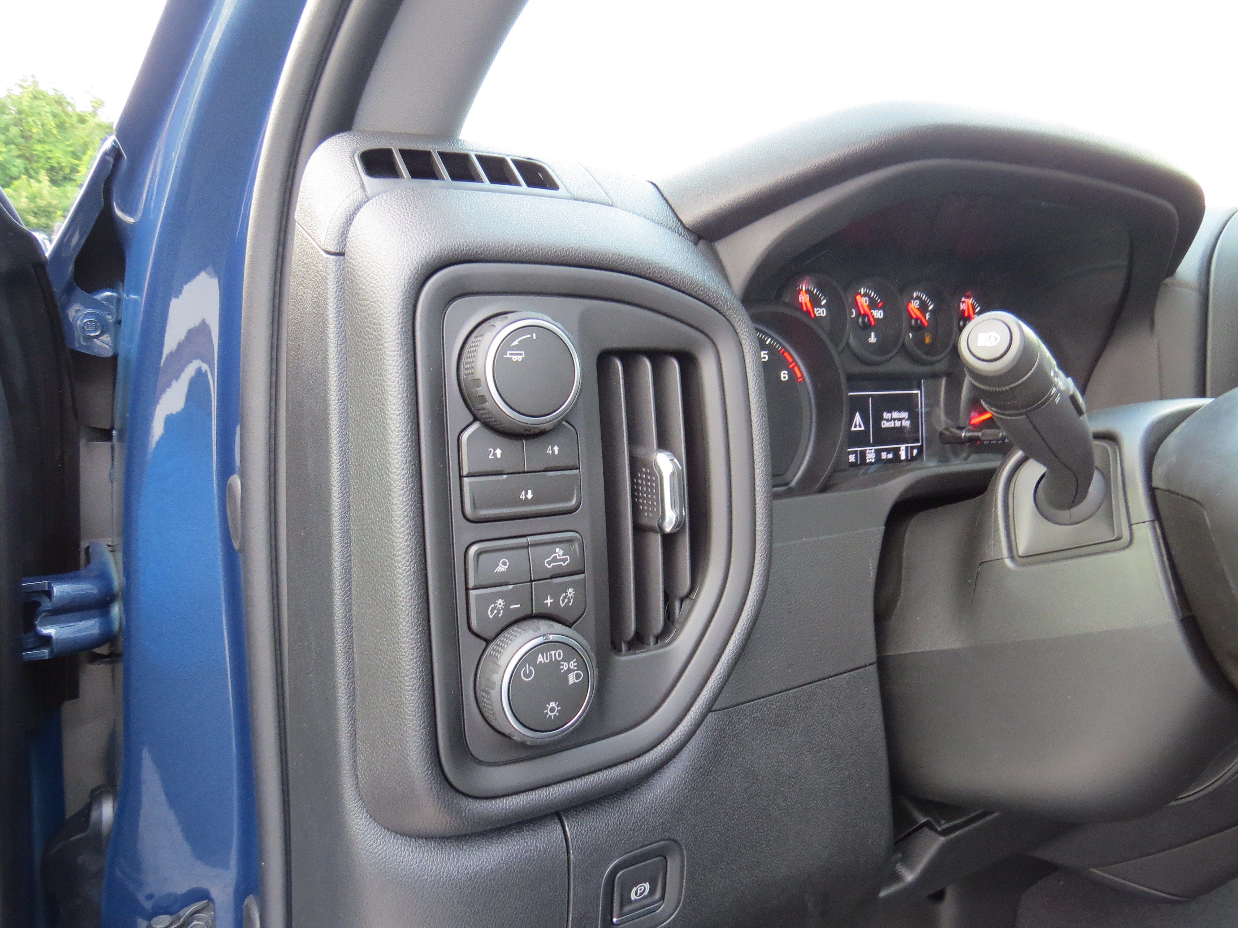 New 2026 Chevrolet Silverado 2500 Custom w/ Custom Value Package AWD/4WD image 19