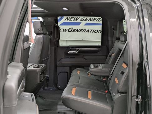 Used 2024 GMC Sierra 2500 AT4 w/ AT4 Premium Plus Package AWD/4WD image 19