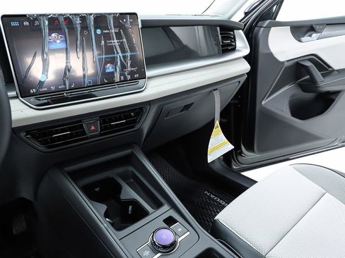 New 2026 Volkswagen Tiguan SE AWD/4WD image 23