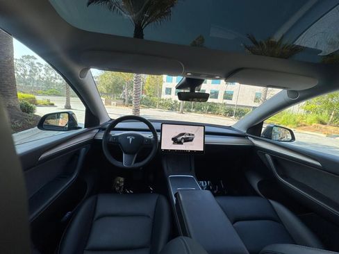 Used 2024 Tesla Model Y Long Range RWD image 14