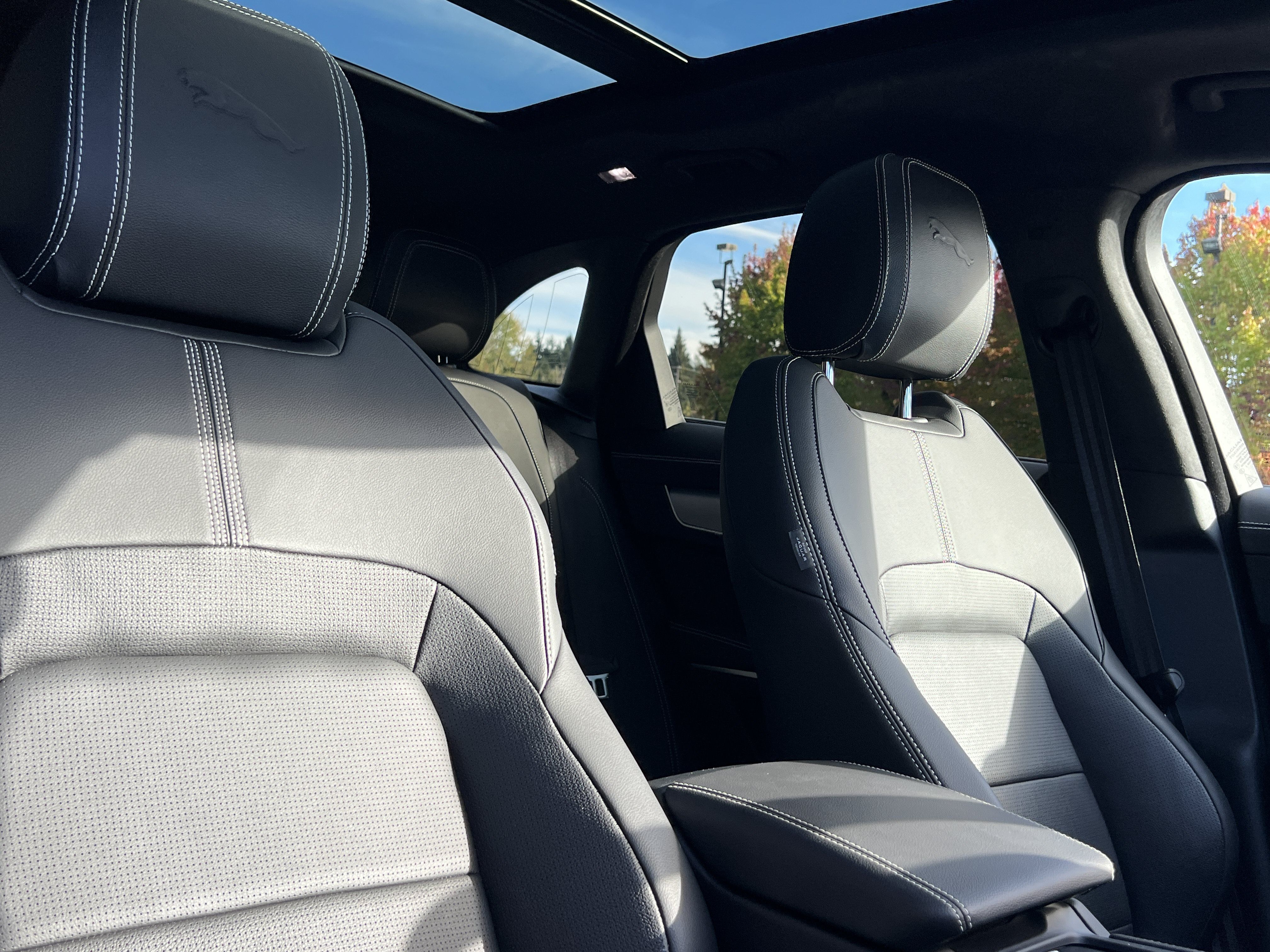 Certified 2025 Jaguar F-PACE R-Dynamic S AWD/4WD image 13