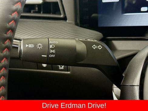 Used 2025 Nissan Kicks SR FWD image 14