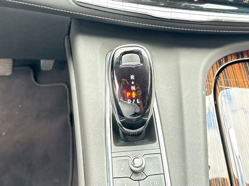 Used 2023 Cadillac Escalade Luxury image 18