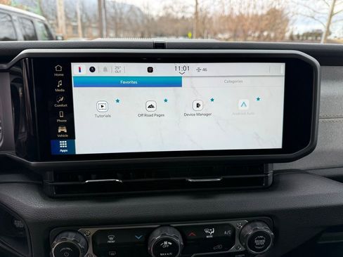 Certified 2025 Jeep Gladiator Nighthawk image 18