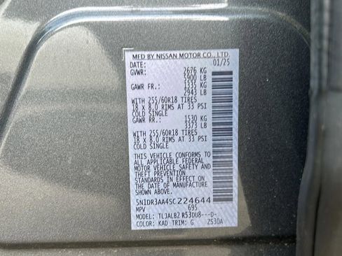 Used 2025 Nissan Pathfinder S FWD image 15