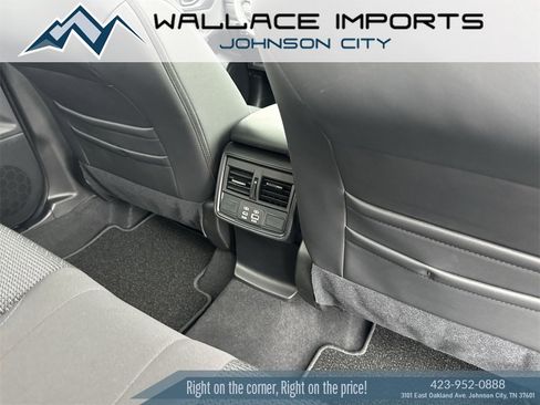 Used 2025 Subaru Forester Premium w/ Convenience Package #2 image 42