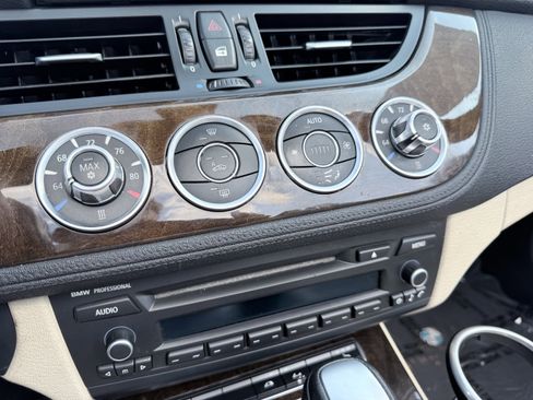 Used 2010 BMW Z4 sDrive30i w/ Premium Pkg image 43