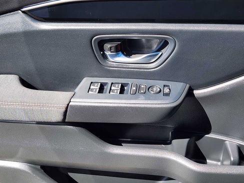 Used 2023 Honda Pilot Sport image 6