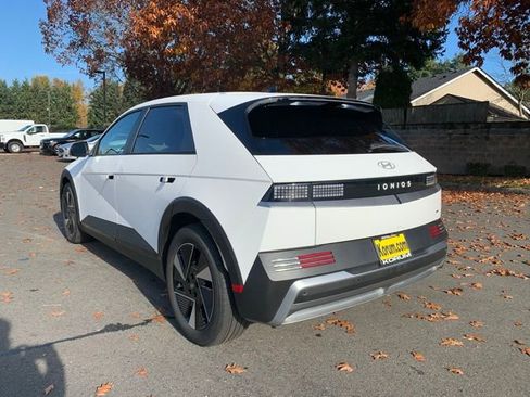 New 2026 Hyundai Ioniq 5 SEL image 3