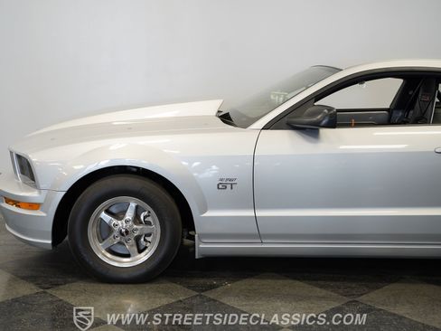 Used 2006 Ford Mustang GT RWD image 24