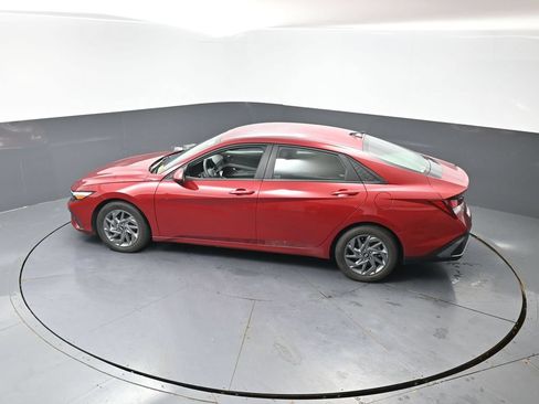 Used 2024 Hyundai Elantra SEL FWD image 20