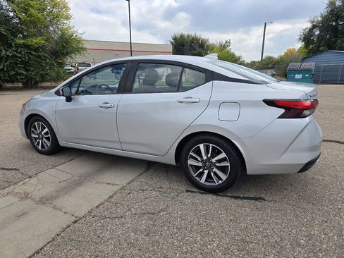 Used 2020 Nissan Versa SV image 8