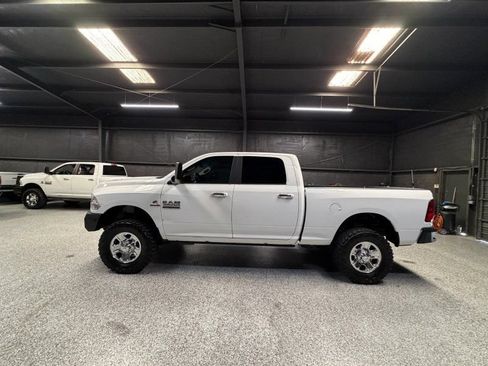 Used 2018 RAM 2500 SLT AWD/4WD image 9
