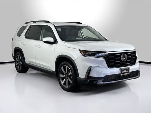 Used 2024 Honda Pilot Touring image 17
