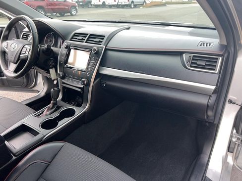 Used 2017 Toyota Camry SE image 27