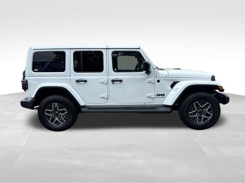 New 2026 Jeep Wrangler Unlimited Sahara AWD/4WD image 8