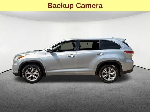 Used 2016 Toyota Highlander Plus AWD/4WD image 6