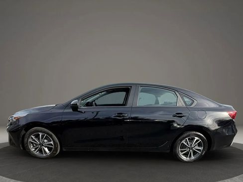 Used 2023 Kia Forte LXS image 8