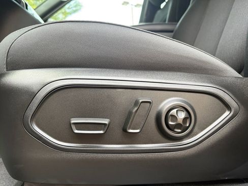 New 2025 Jeep Grand Cherokee Laredo X w/ Luxury Tech Group I image 16