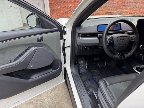 Used 2024 Ford Mustang Mach-E GT image 9