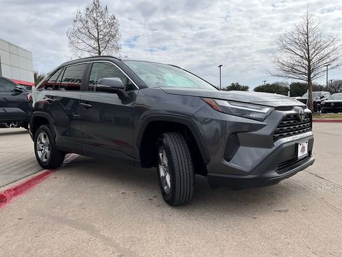 Used 2025 Toyota RAV4 XLE w/ Weather Package image 5