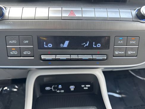 Used 2025 Hyundai Kona SEL image 18