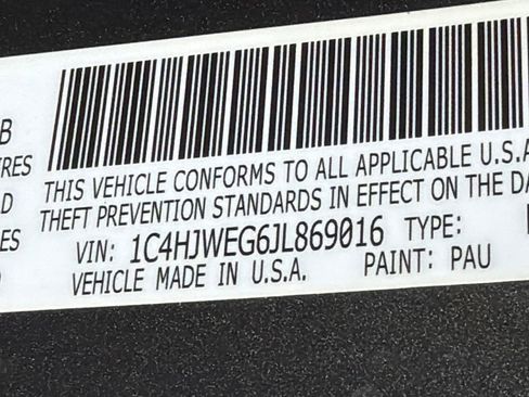 Used 2018 Jeep Wrangler Unlimited Sahara AWD/4WD image 31