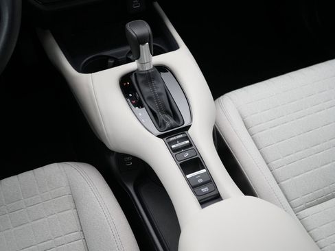 Used 2025 Honda HR-V LX image 25