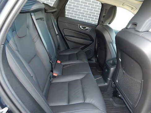 Certified 2025 Volvo XC60 T8 Plus w/ Protection Package Premier image 19