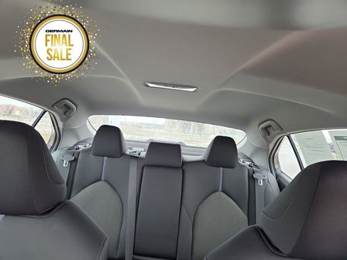 Used 2022 Toyota Camry LE image 42