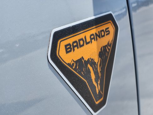 New 2026 Ford Bronco Badlands w/ Black Appearance Package AWD/4WD image 9