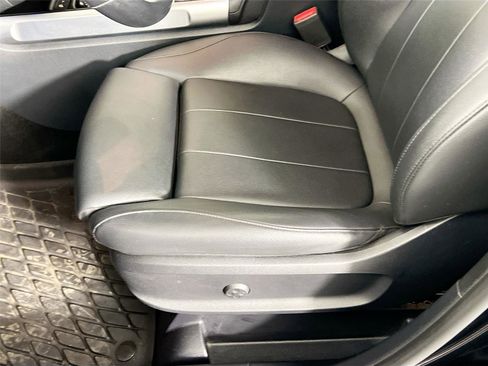 Used 2021 Mercedes-Benz GLB 250 4MATIC image 18