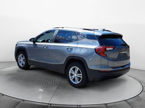 Used 2023 GMC Terrain SLE w/ Driver Convenience Package FWD image 5