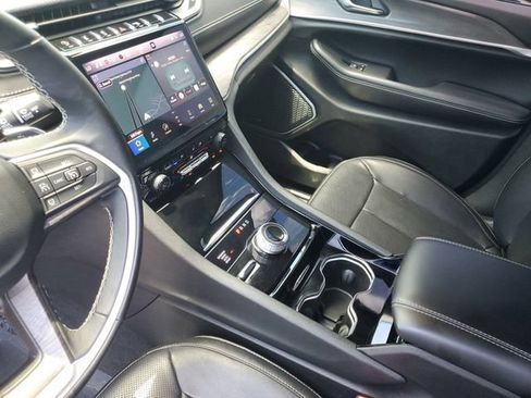 Used 2022 Jeep Grand Cherokee Limited w/ Luxury Tech Group II AWD/4WD image 23