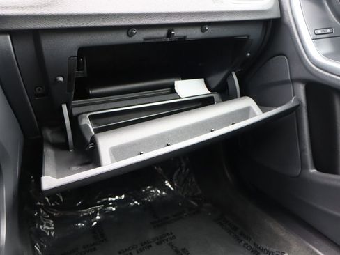 Used 2018 Volvo V60 T5 Cross Country w/ Convenience Package image 38