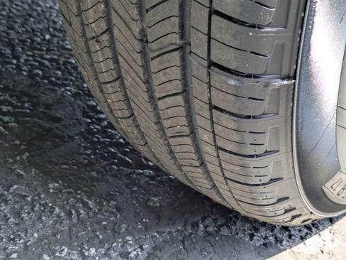 Used 2025 Toyota RAV4 XLE image 12