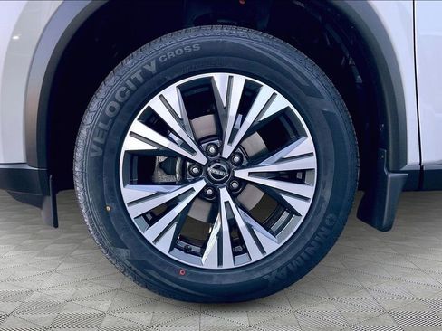 Used 2023 Nissan Rogue SV image 21