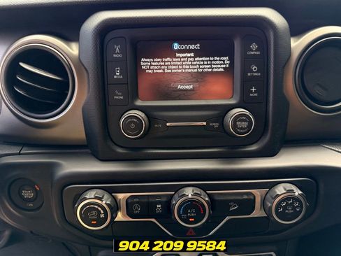 Used 2018 Jeep Wrangler Unlimited Sport S AWD/4WD image 14