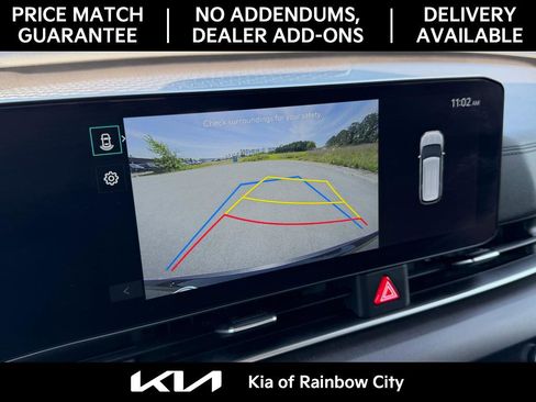 Used 2025 Kia Carnival EX image 36