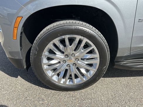 New 2025 Chevrolet Suburban Premier w/ Sun And Tow Package image 24